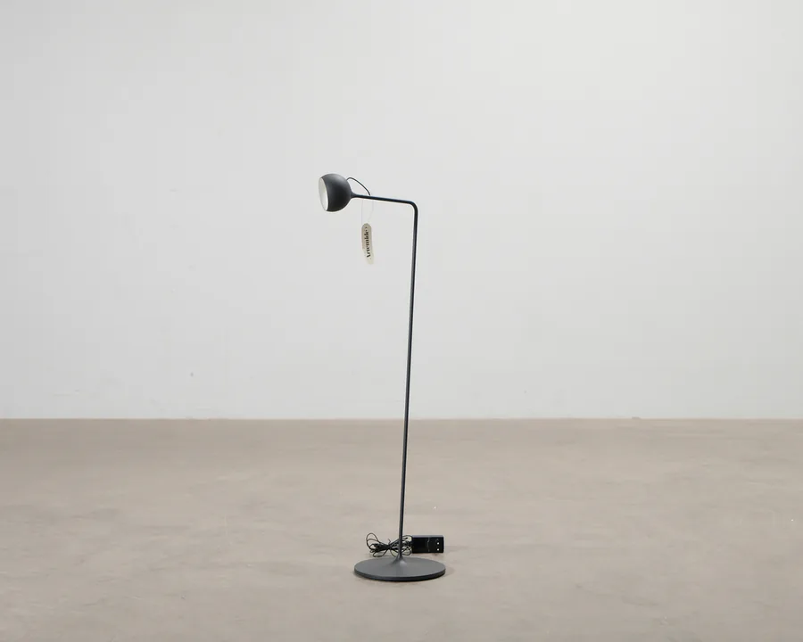 Artemide Ixa lattiavalaisin antrasiitti