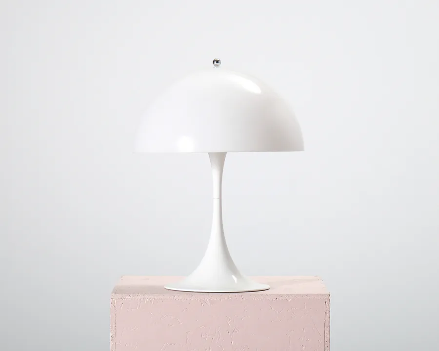 Louis Poulsen Panthella 400 pöytävalaisin Opal White