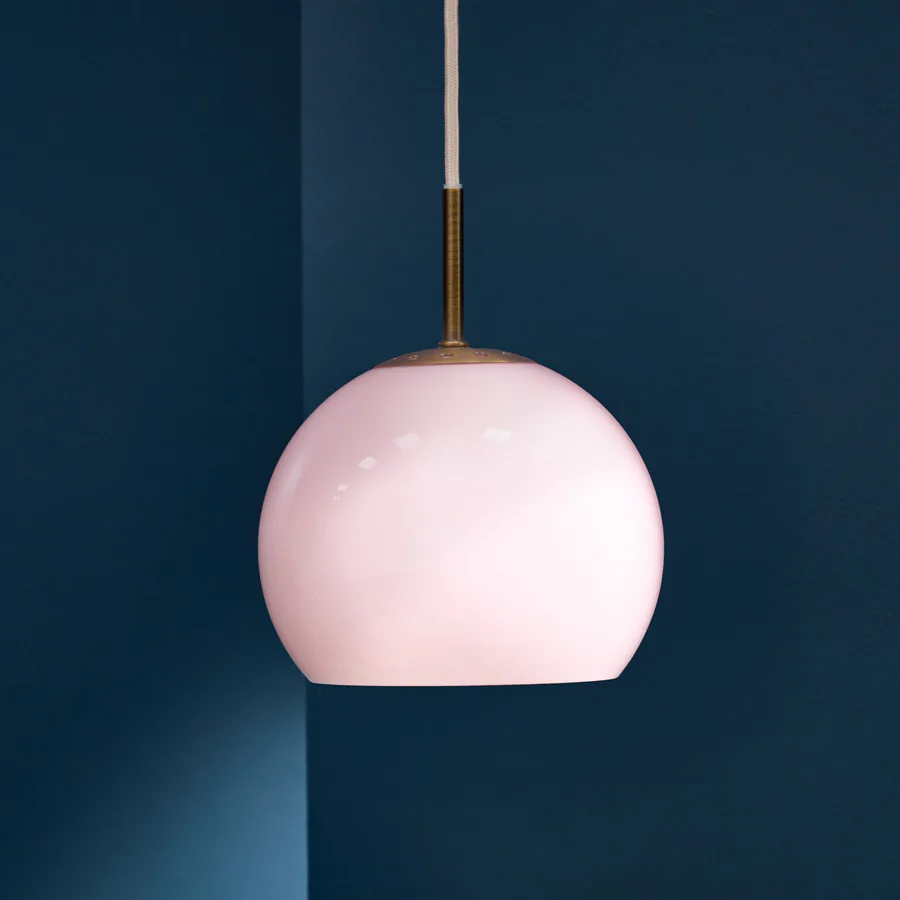 Ball Glass Riippuvalaisin Ø18 Opaali Rose - Frandsen - Olohuone - Design - Lasi